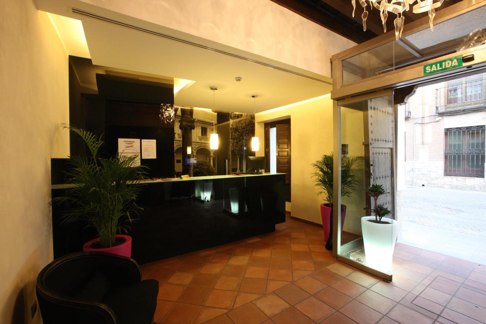 Evenia Alcala Boutique Hotel Alcala de Henares Exterior photo