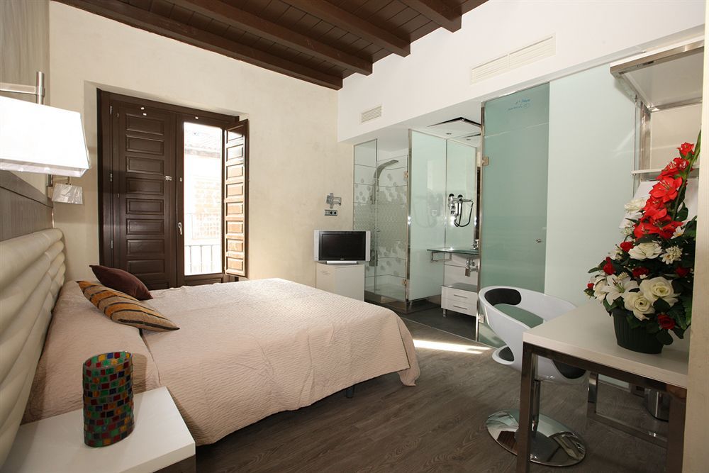 Evenia Alcala Boutique Hotel Alcala de Henares Exterior photo